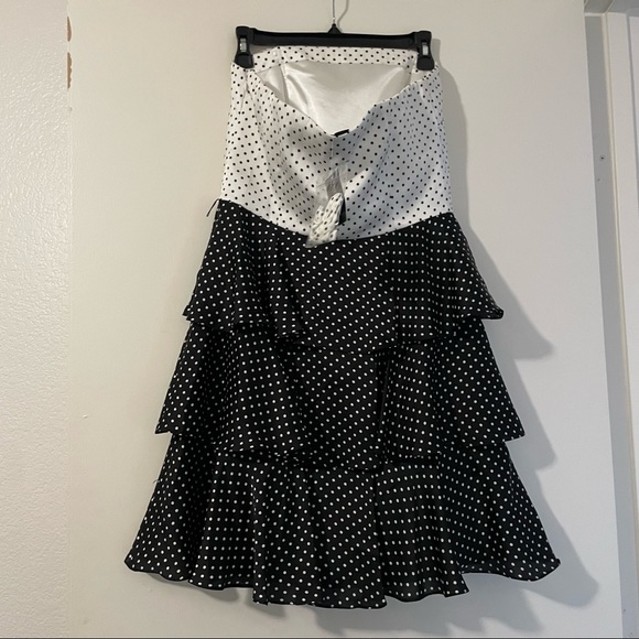Black House White Market Strapless Dot Dress Size 8 NWT - Picture 5 of 7